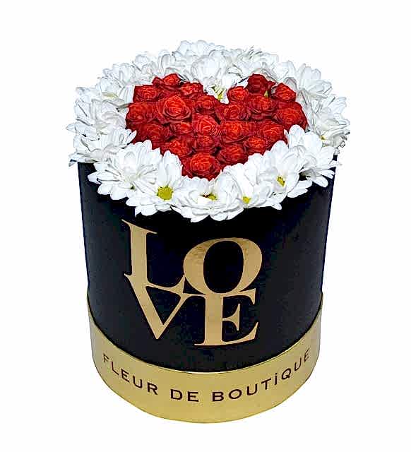 love kutuda papatya ve güller